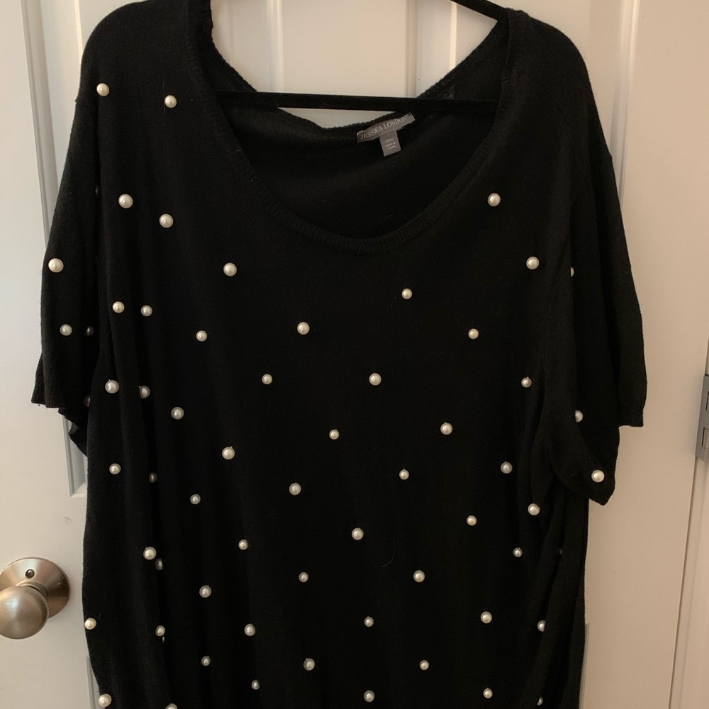 Jessica London pearl top!!